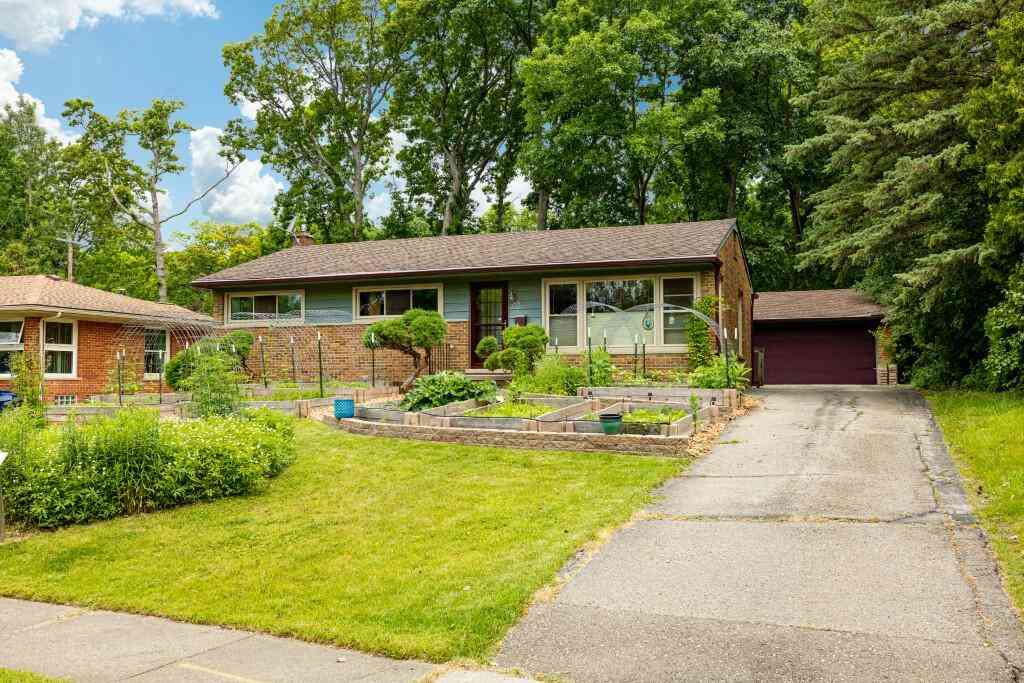 Homes For Sale - 1710 Palomar Drive<br/> Ann Arbor, MI 48103