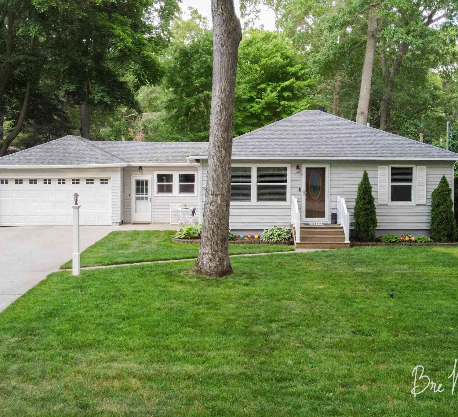 Homes For Sale - 1490 Hansen Street<br/> Muskegon, MI 49445
