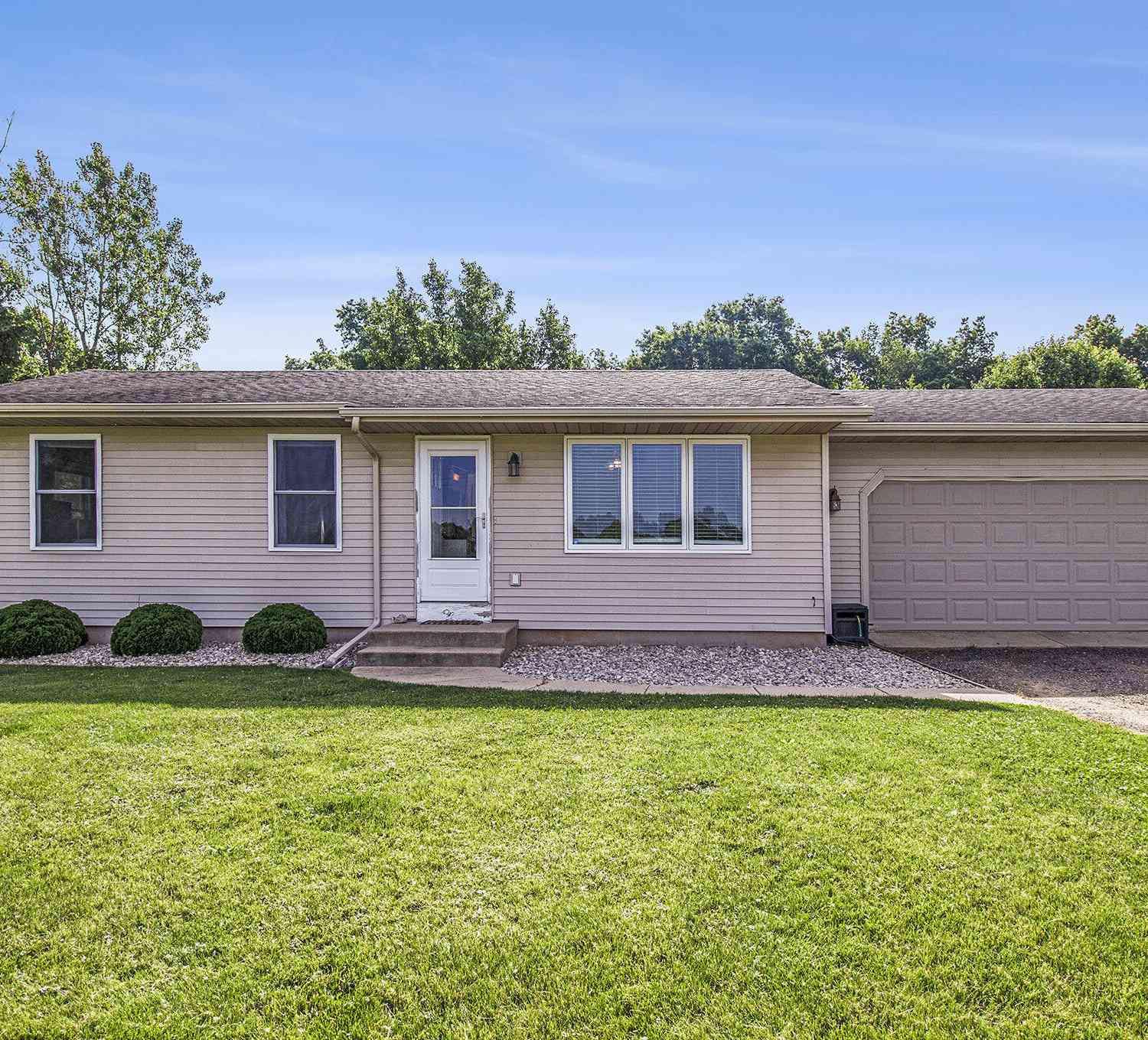 Homes For Sale - 16021 Van Kal Street<br/> Kalamazoo County, Schoolcraft, MI 49087