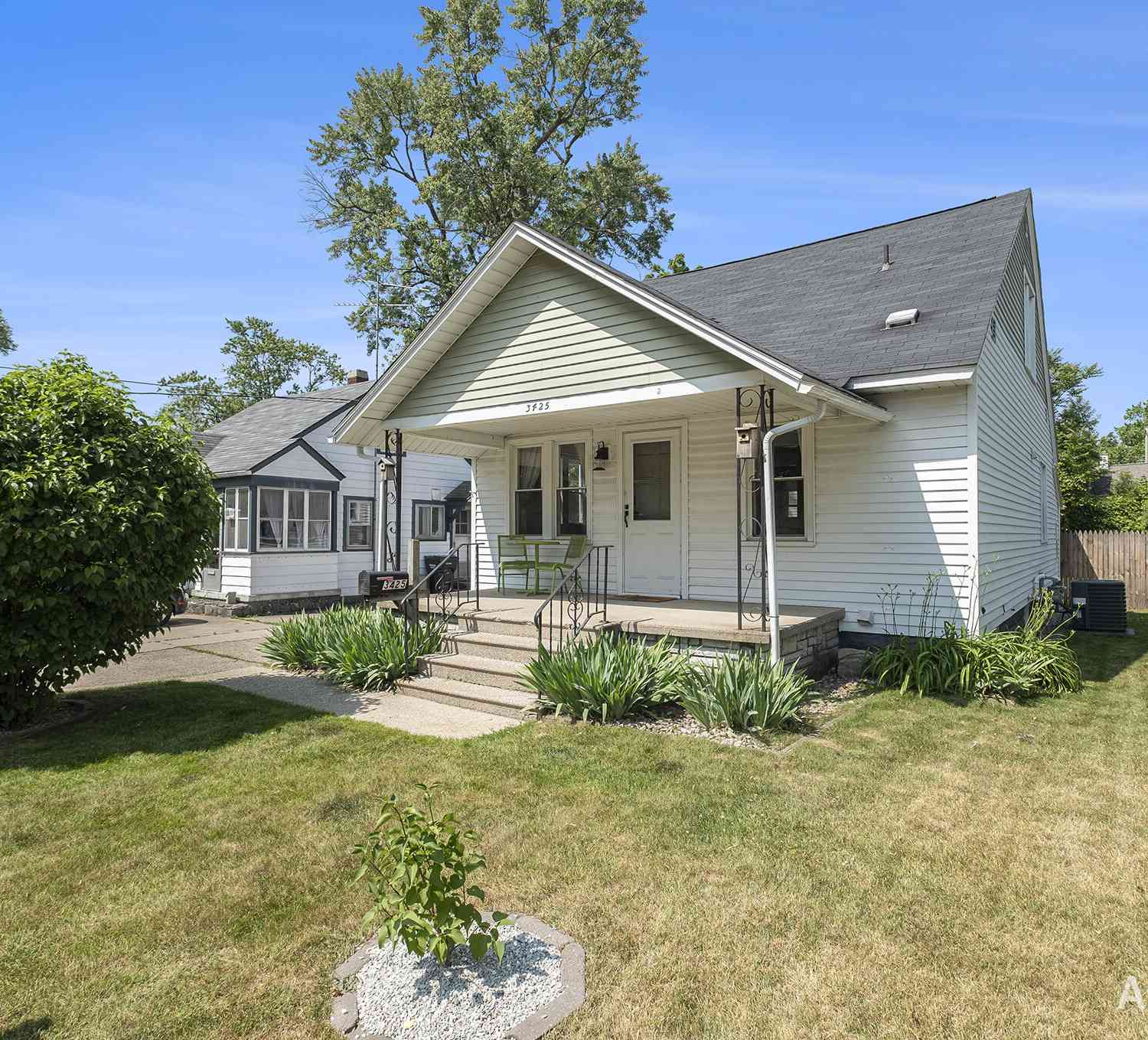 Homes For Sale - 3425 Opal Avenue<br/> Grand Rapids, MI 49548