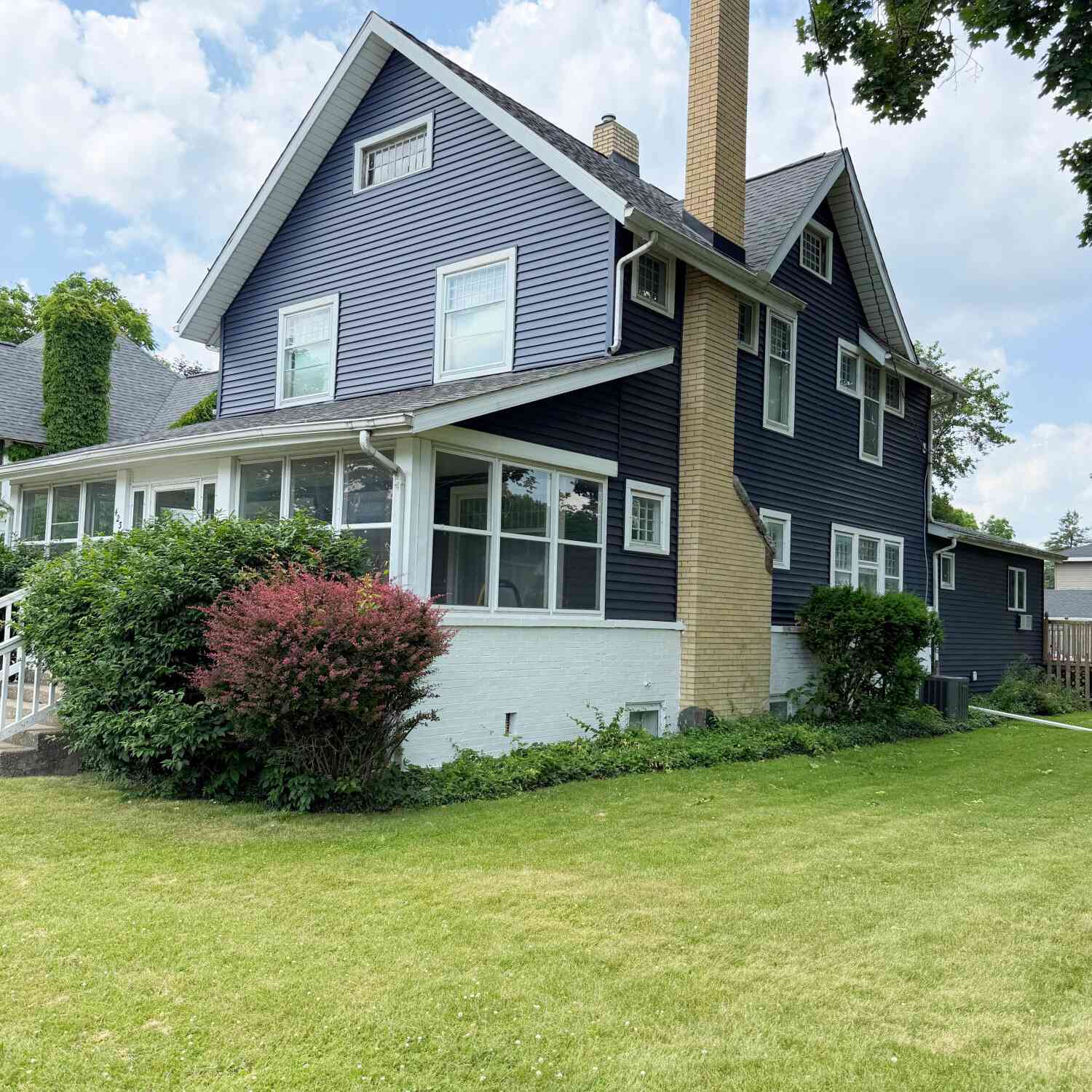 Homes For Sale - 423 E Prairie Street<br/> Vicksburg, MI 49097