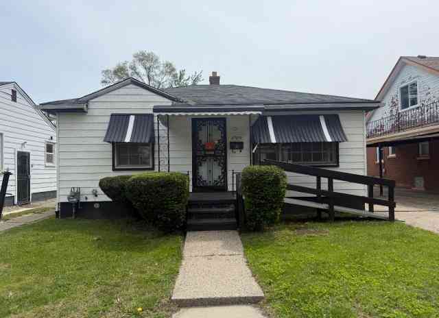 Homes For Sale - 18908 Mackay Street<br/> Wayne County, Detroit, MI 48234