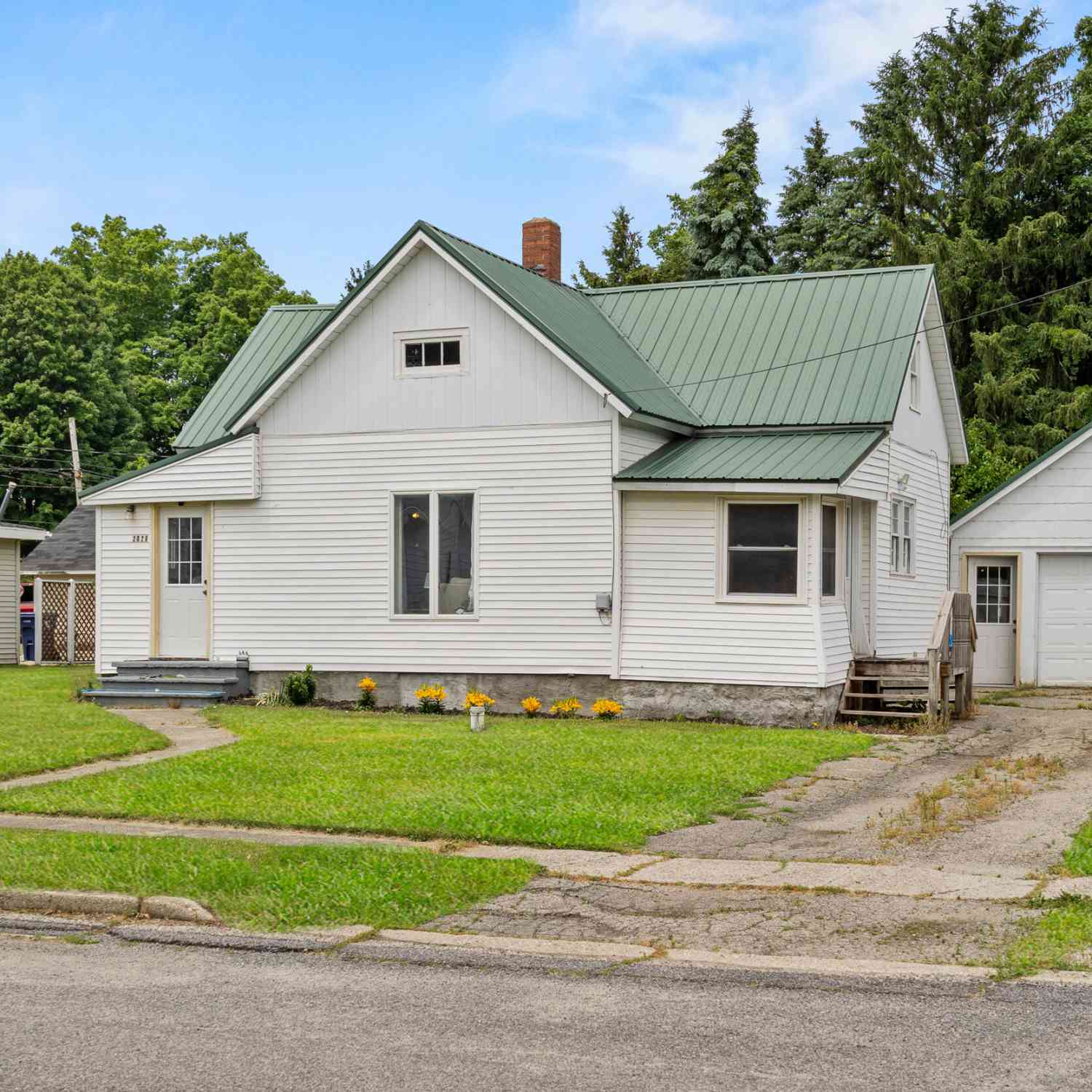 Homes For Sale - 2029 Ridge Street<br/> Montcalm County, McBride, MI 48852