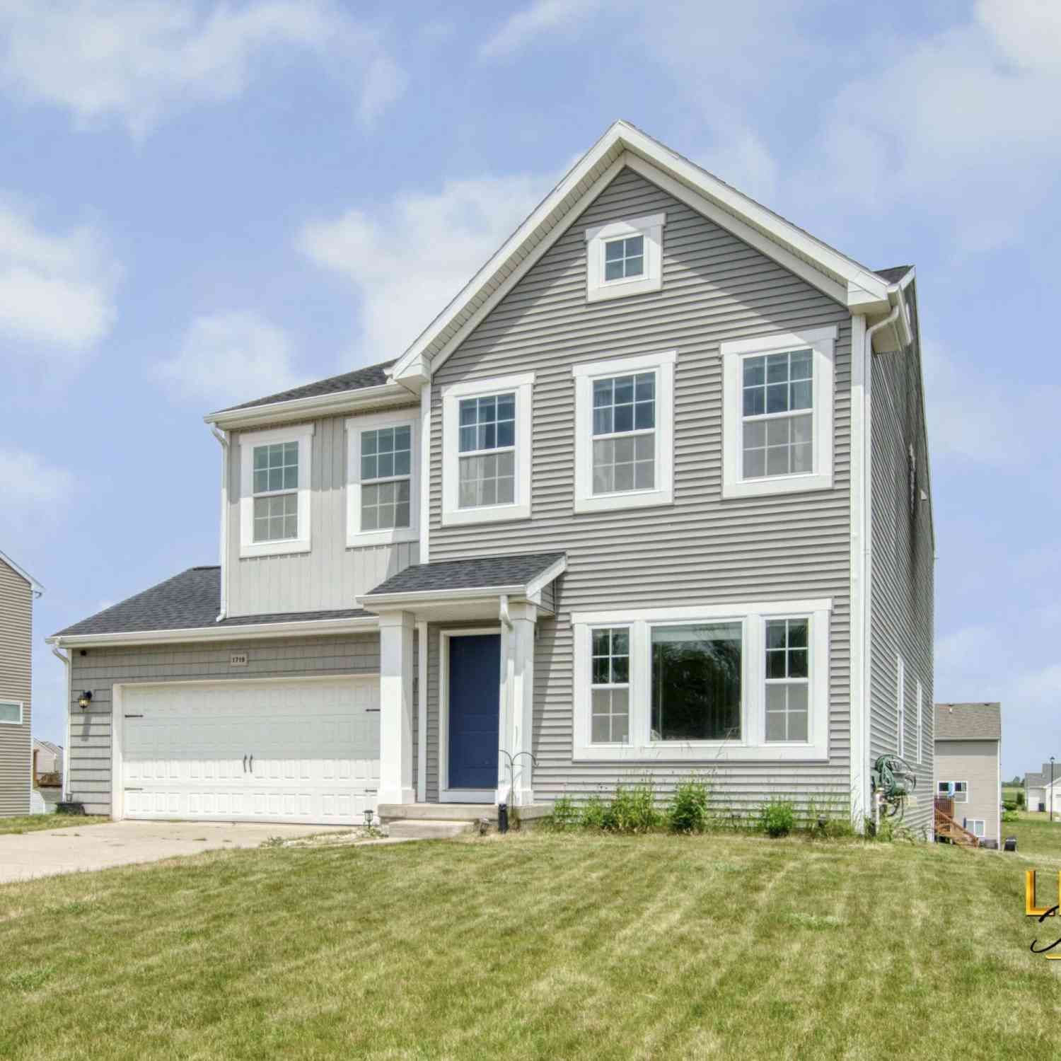 Homes For Sale - 1719 Crescent Pointe Drive<br/> Caledonia, MI 49316