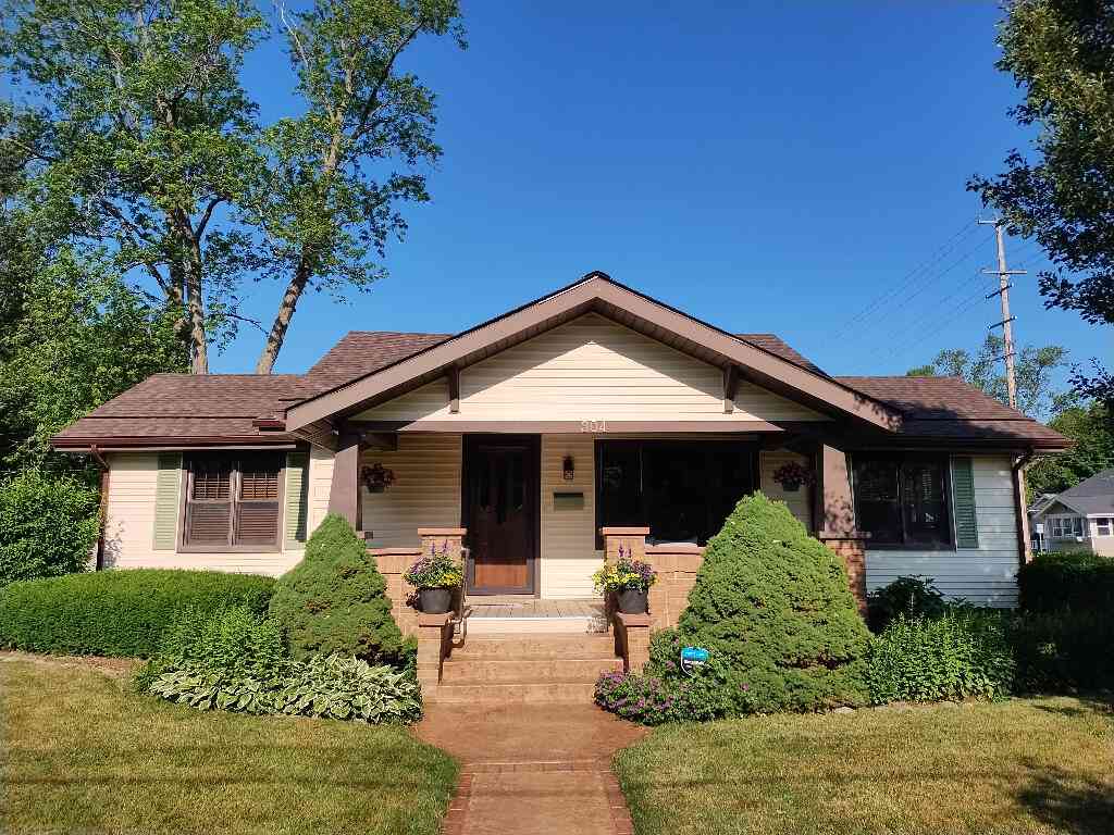 Homes For Sale - 304 S 3rd Street<br/> Brighton, MI 48116