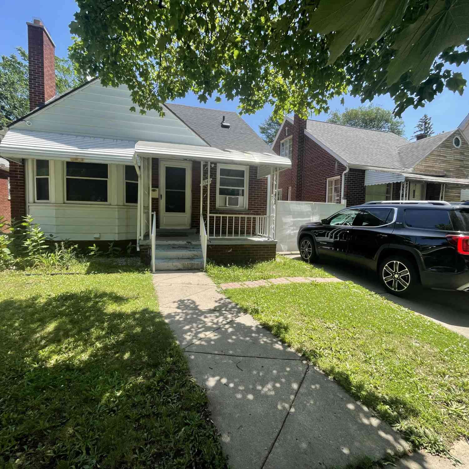 Homes For Sale - 6344 Grandmont Avenue<br/> Detroit, MI 48228