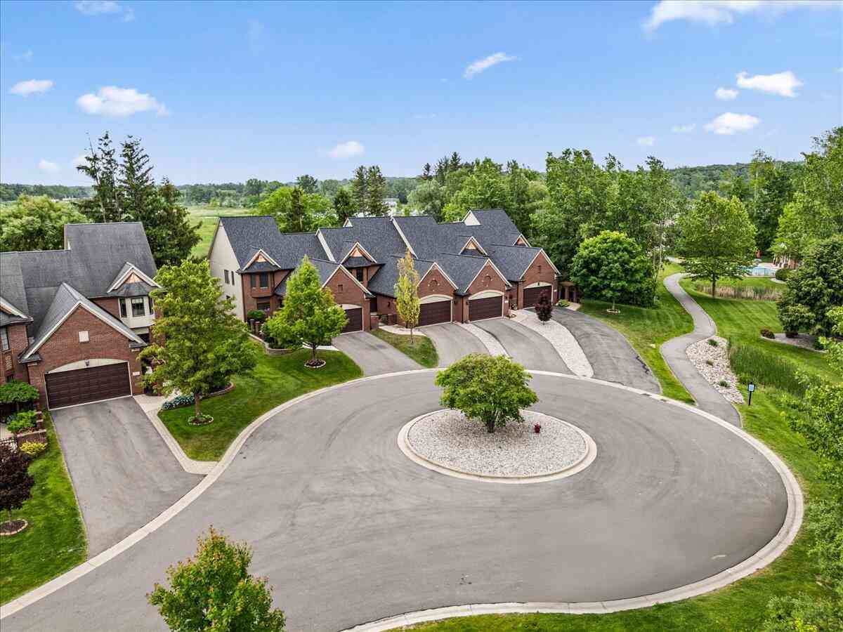 Condo For Sale - 3667 Bay Harbor Drive<br/> Brighton, MI 48114