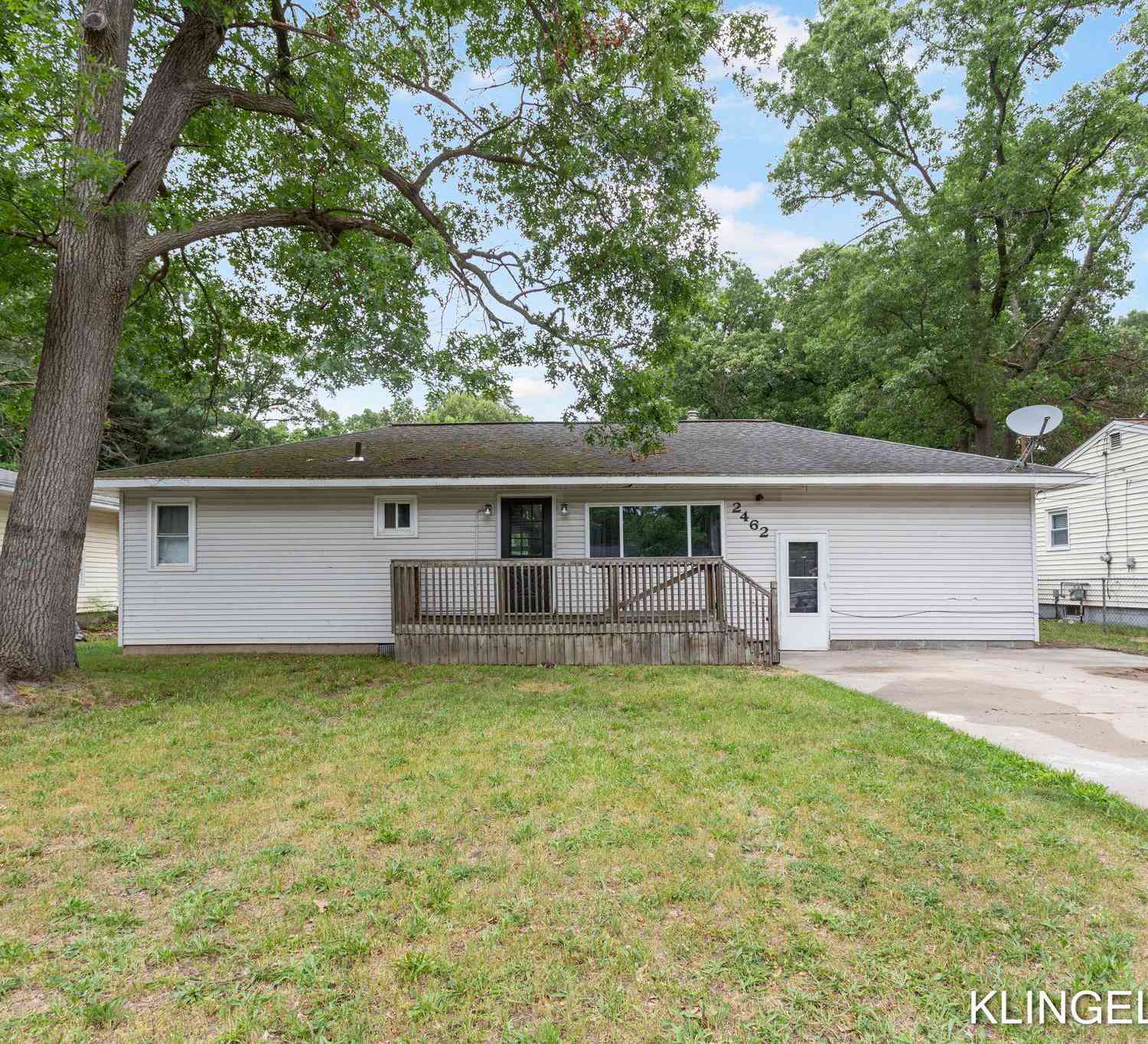 Homes For Sale - 2462 Wesley Avenue<br/> Muskegon, MI 49442