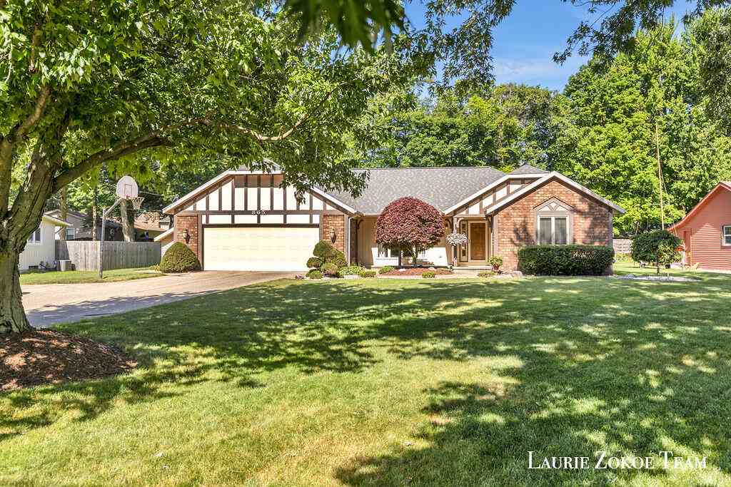 Homes For Sale - 865 Kinney Avenue<br/> Grand Rapids, MI 49534