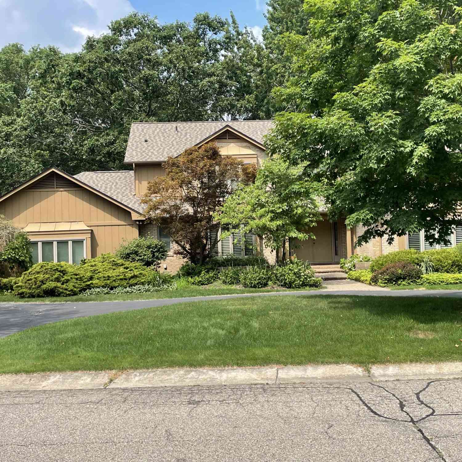 Homes For Sale - 4330 Ramsgate Lane<br/> Bloomfield Hills, MI 48302