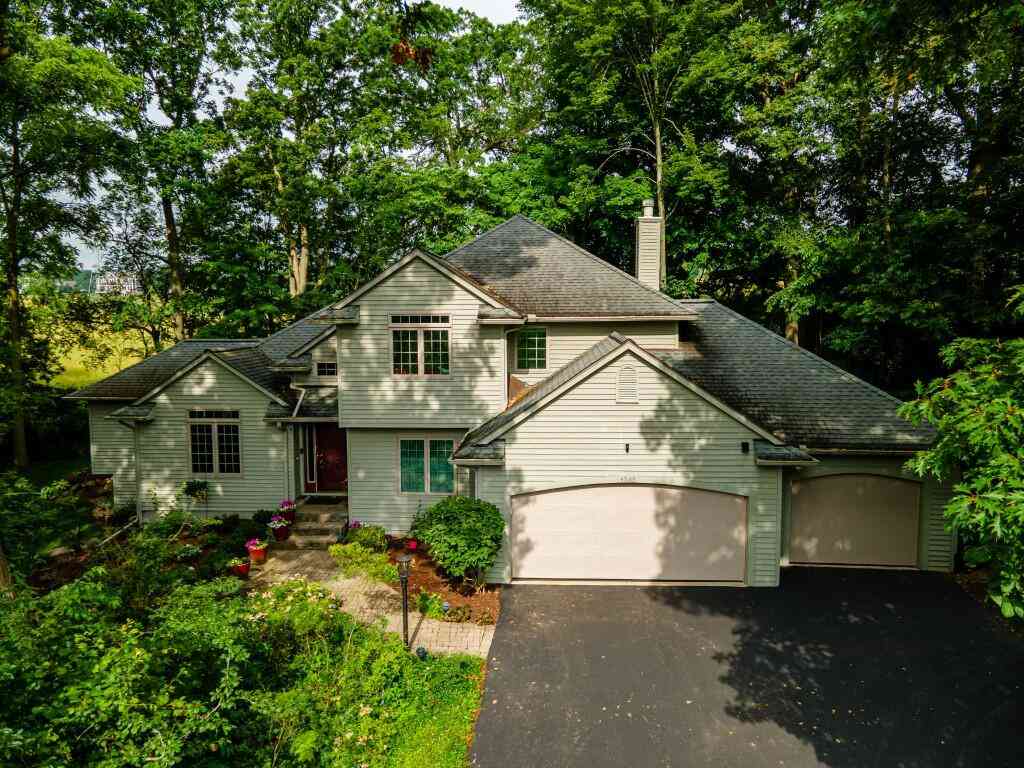 Homes For Sale - 4535 W Loch Alpine Drive<br/> Ann Arbor, MI 48103