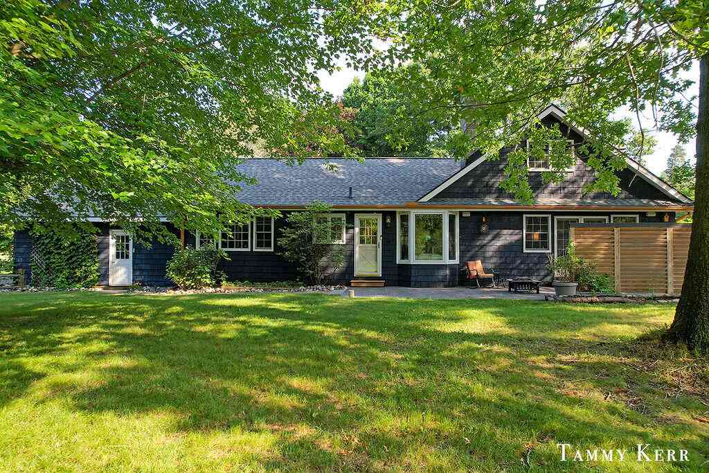 Homes For Sale - 2981 65th Street<br/> Fennville, MI 49408