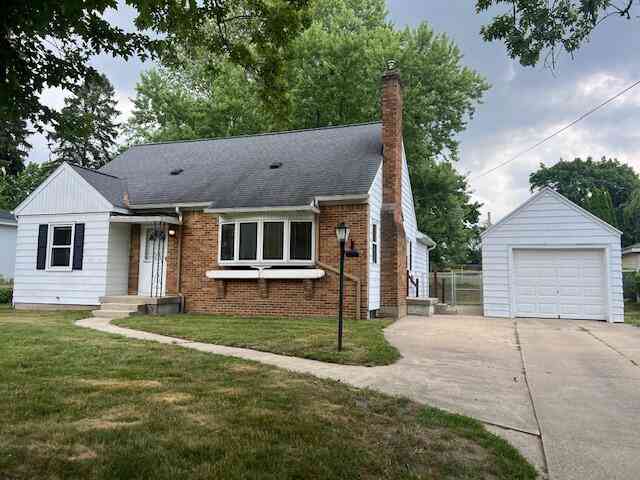 Homes For Sale - 466 Fairfield Avenue<br/> Grand Rapids, MI 49504