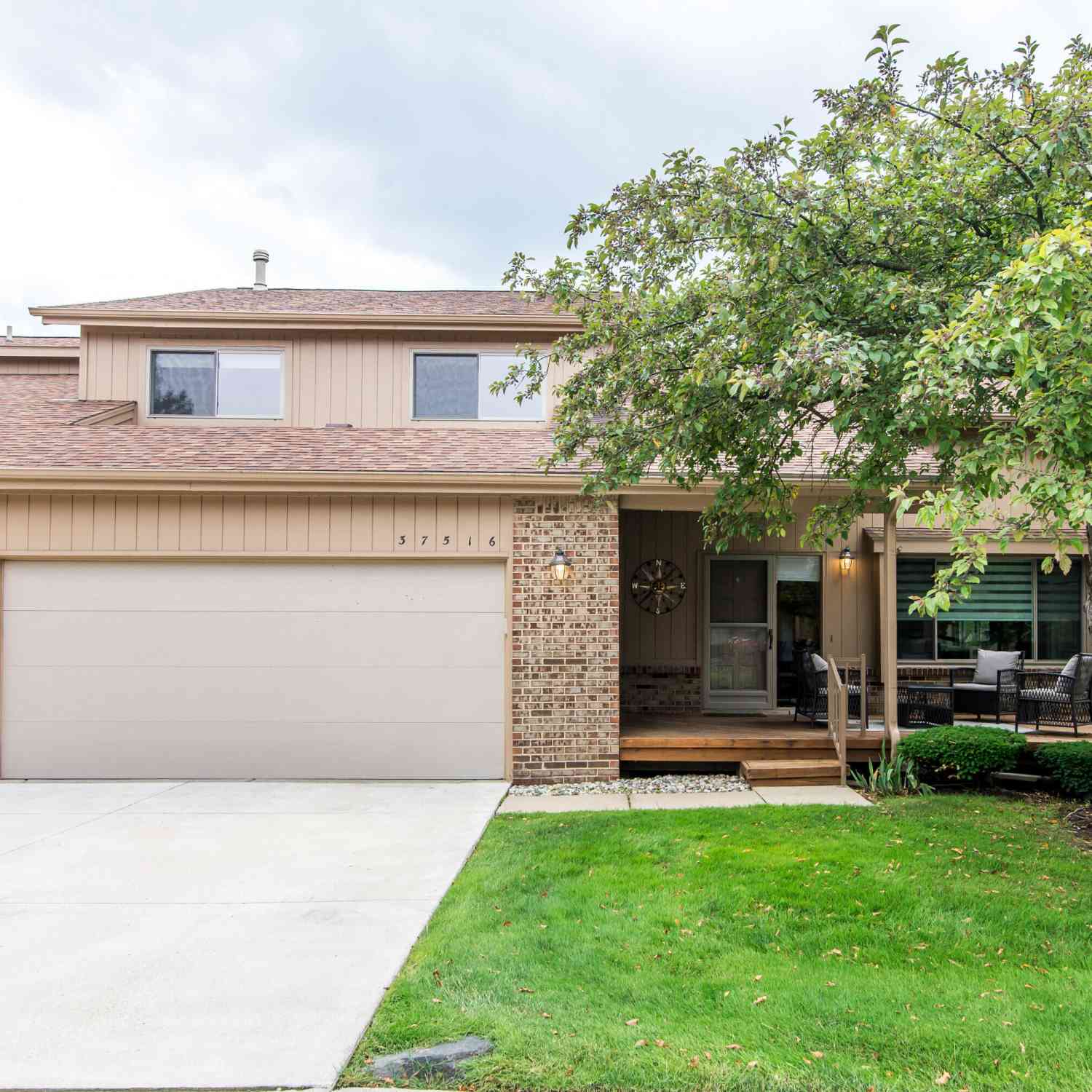 Condo For Sale - 37516 N Laurel Park Drive<br/> Livonia, MI 48152