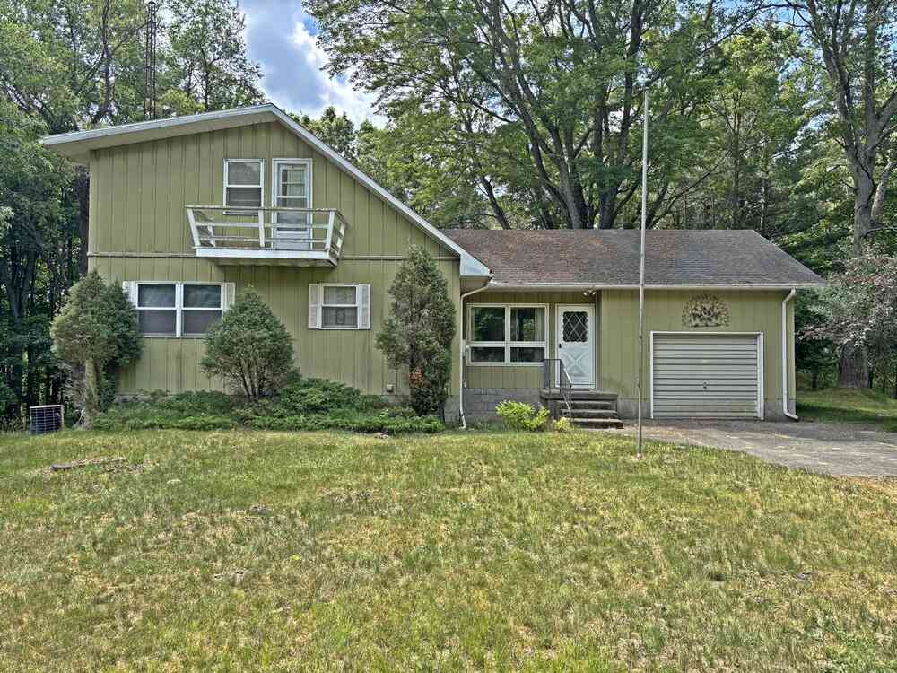 Homes For Sale - 10995 Thornapple Drive<br/> Stanwood, MI 49346