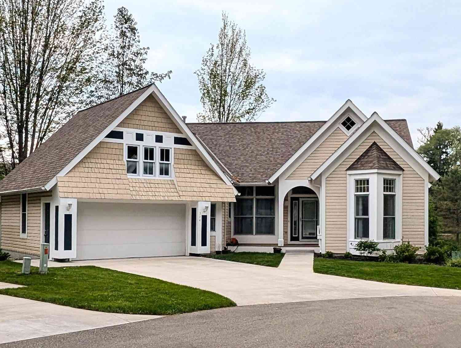 Condo For Sale - 274 Willow Creek Court<br/> Ottawa County, Holland, MI 49424