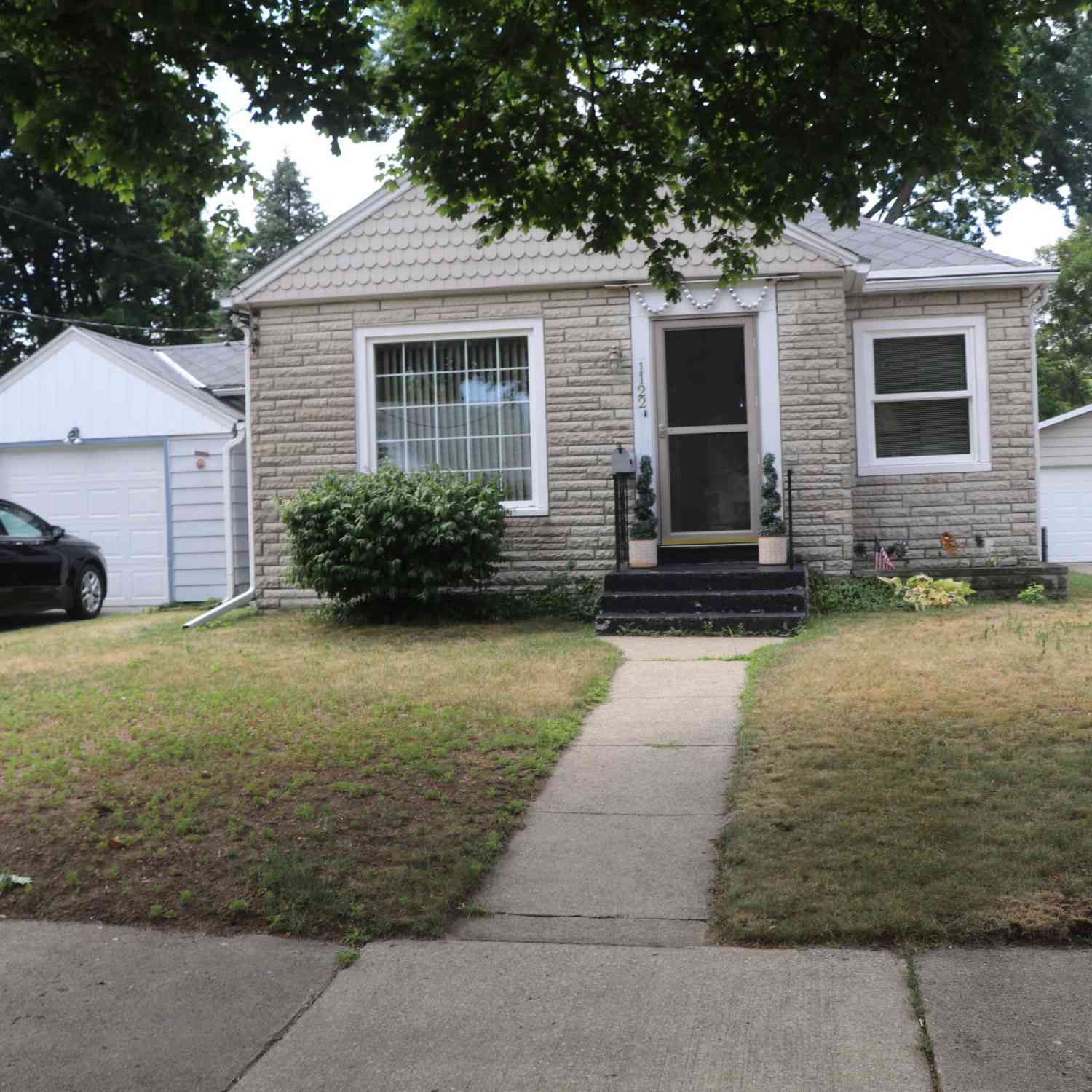 Homes For Sale - 1122 Aberdeen Street<br/> Kent County, Grand Rapids, MI 49505