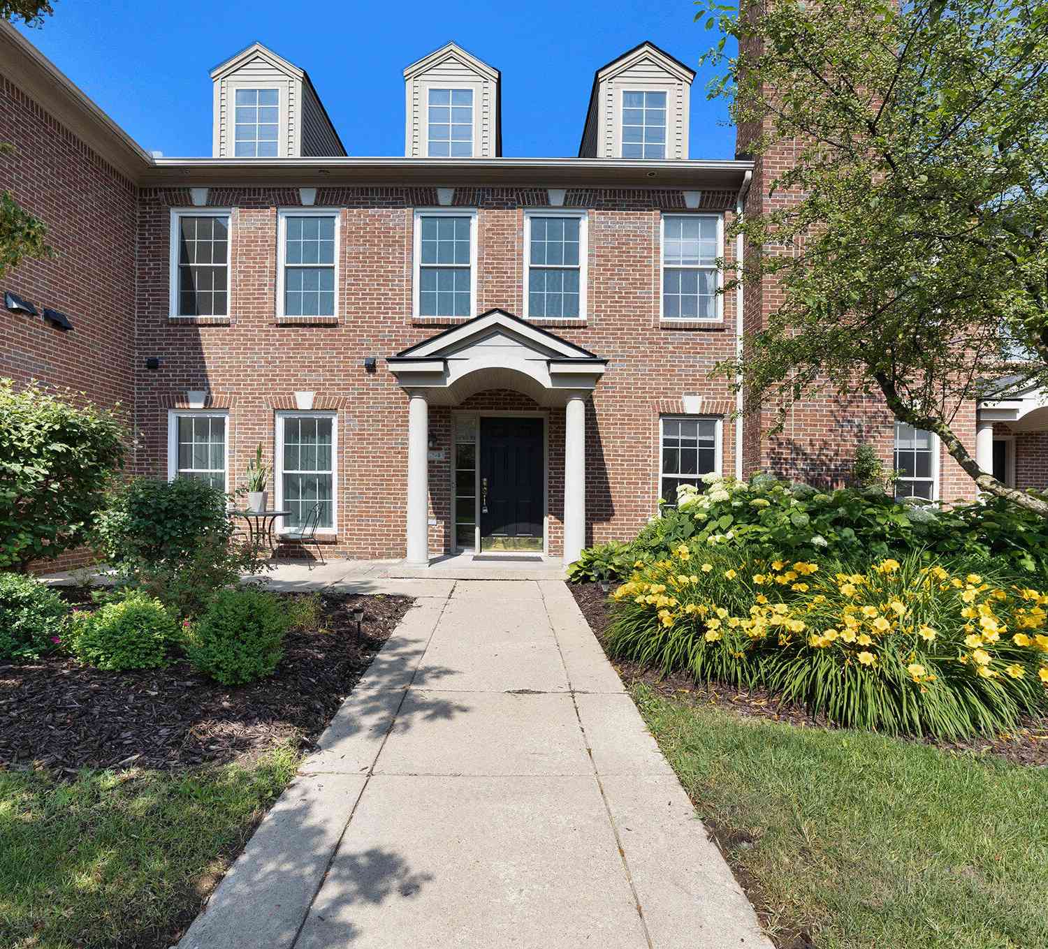 Condo For Sale - 5724 Hampshire Lane<br/> Ypsilanti, MI 48197