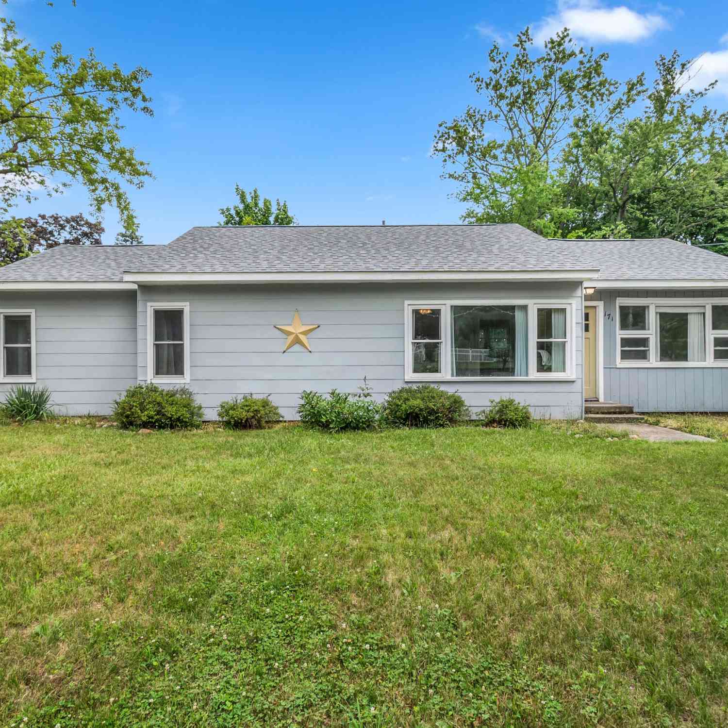 Homes For Sale - 171 State Street<br/> Hillsdale, MI 49242