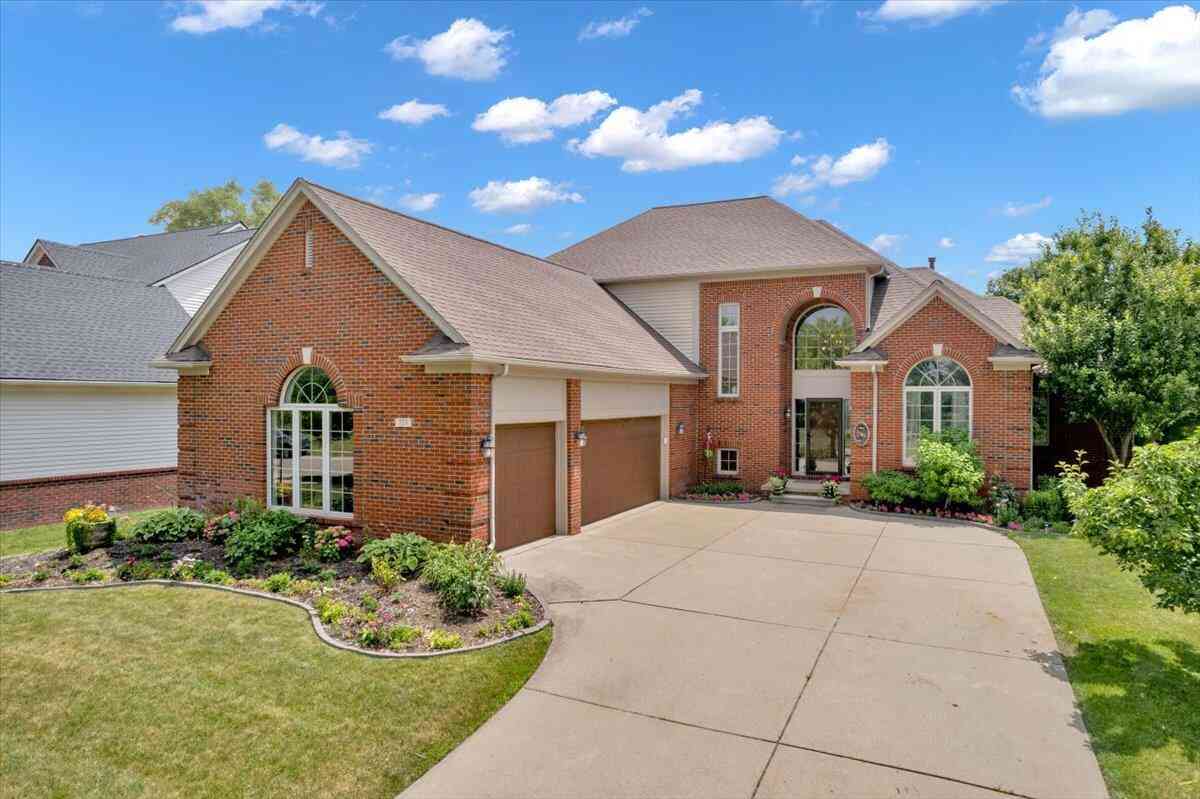 Homes For Sale - 723 Bay Pointe Drive<br/> Oxford, MI 48371