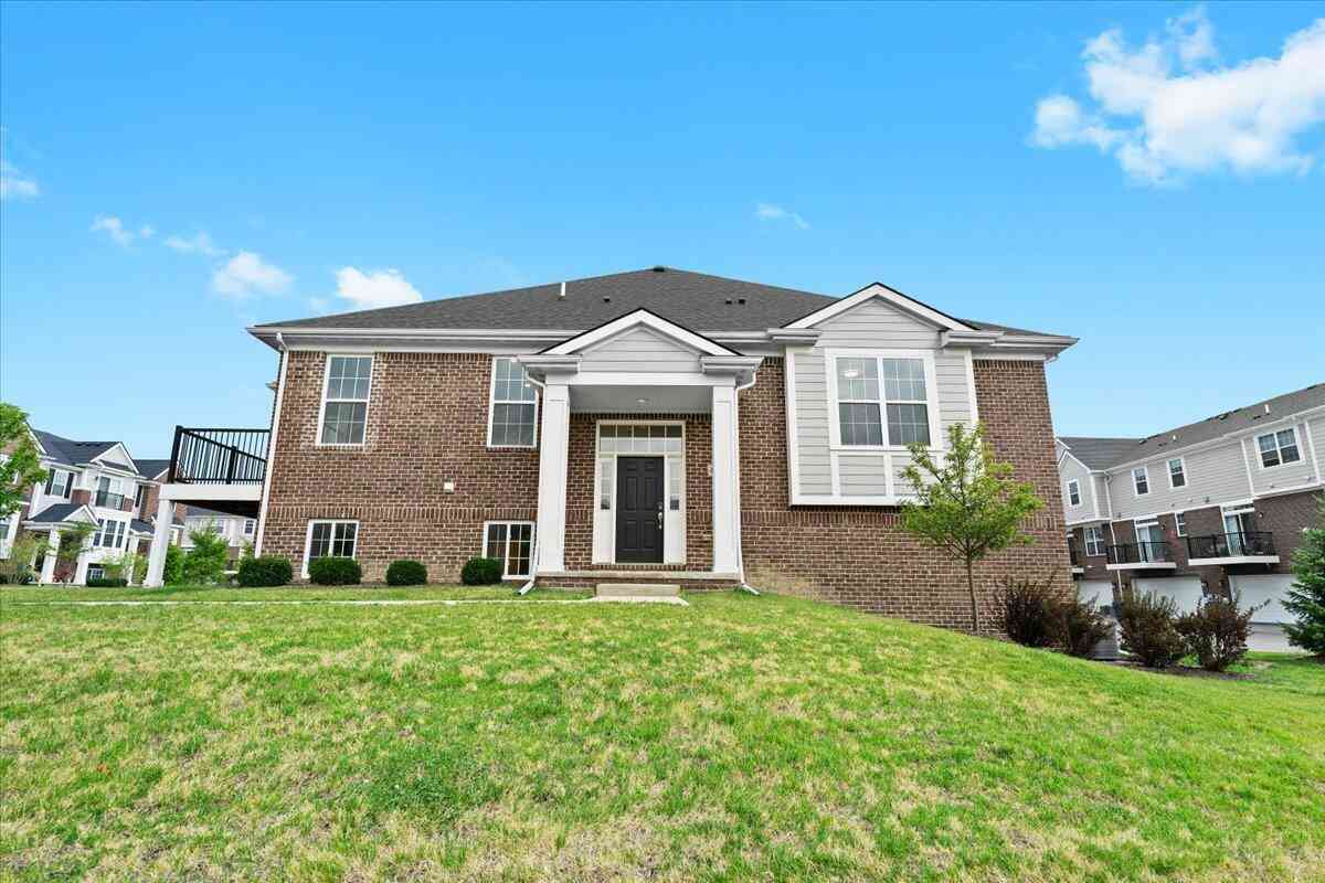 Condo For Sale - 49667 Lantern Way<br/> Canton, MI 48188