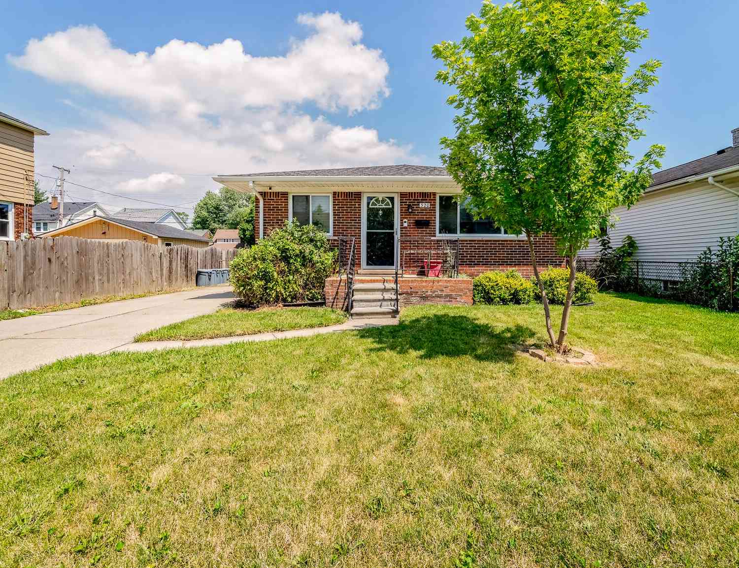 Homes For Sale - 320 Highland Street<br/> Wyandotte, MI 48192