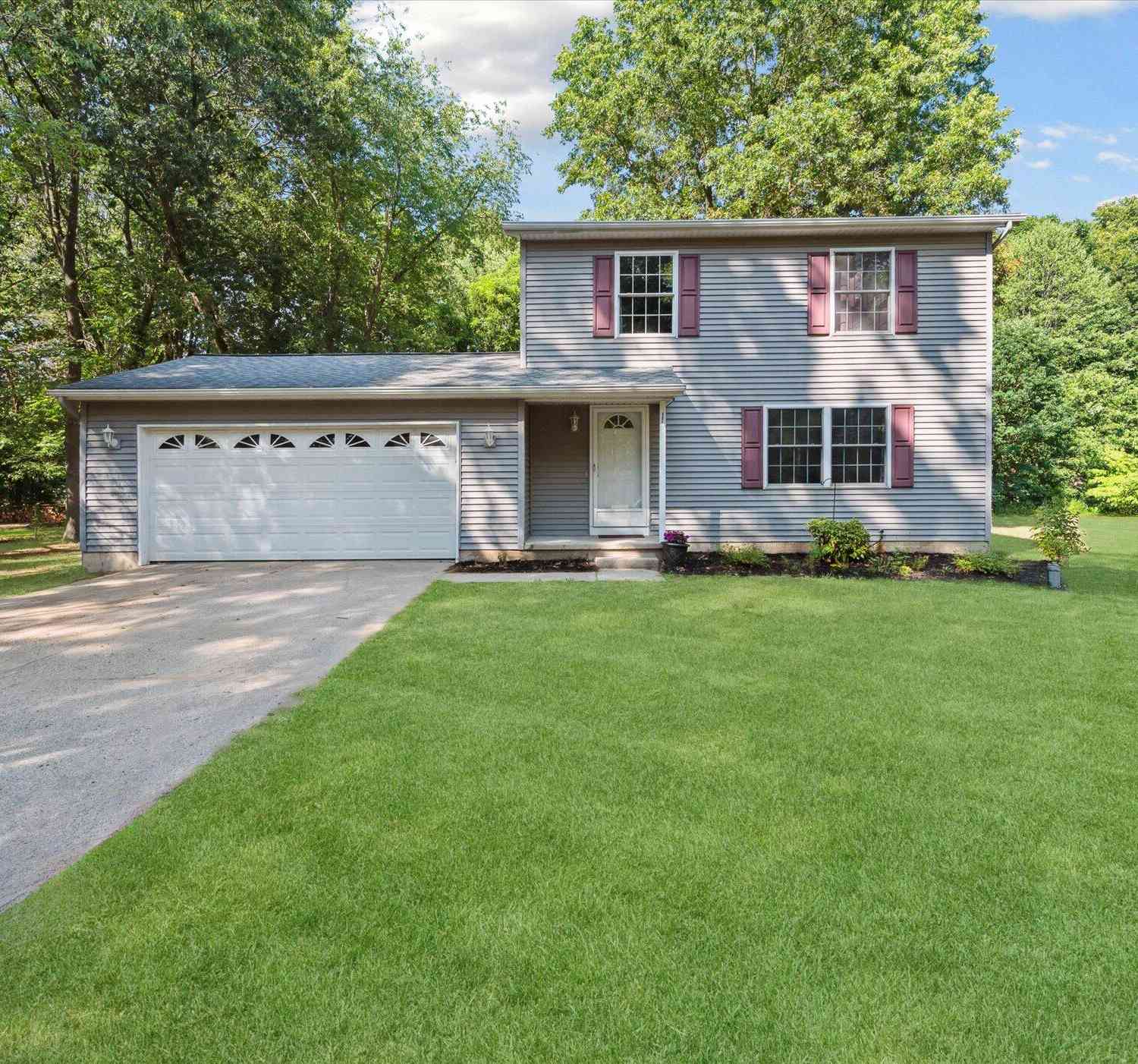 Homes For Sale - 2845 Fairway Drive<br/> Dorr, MI 49323