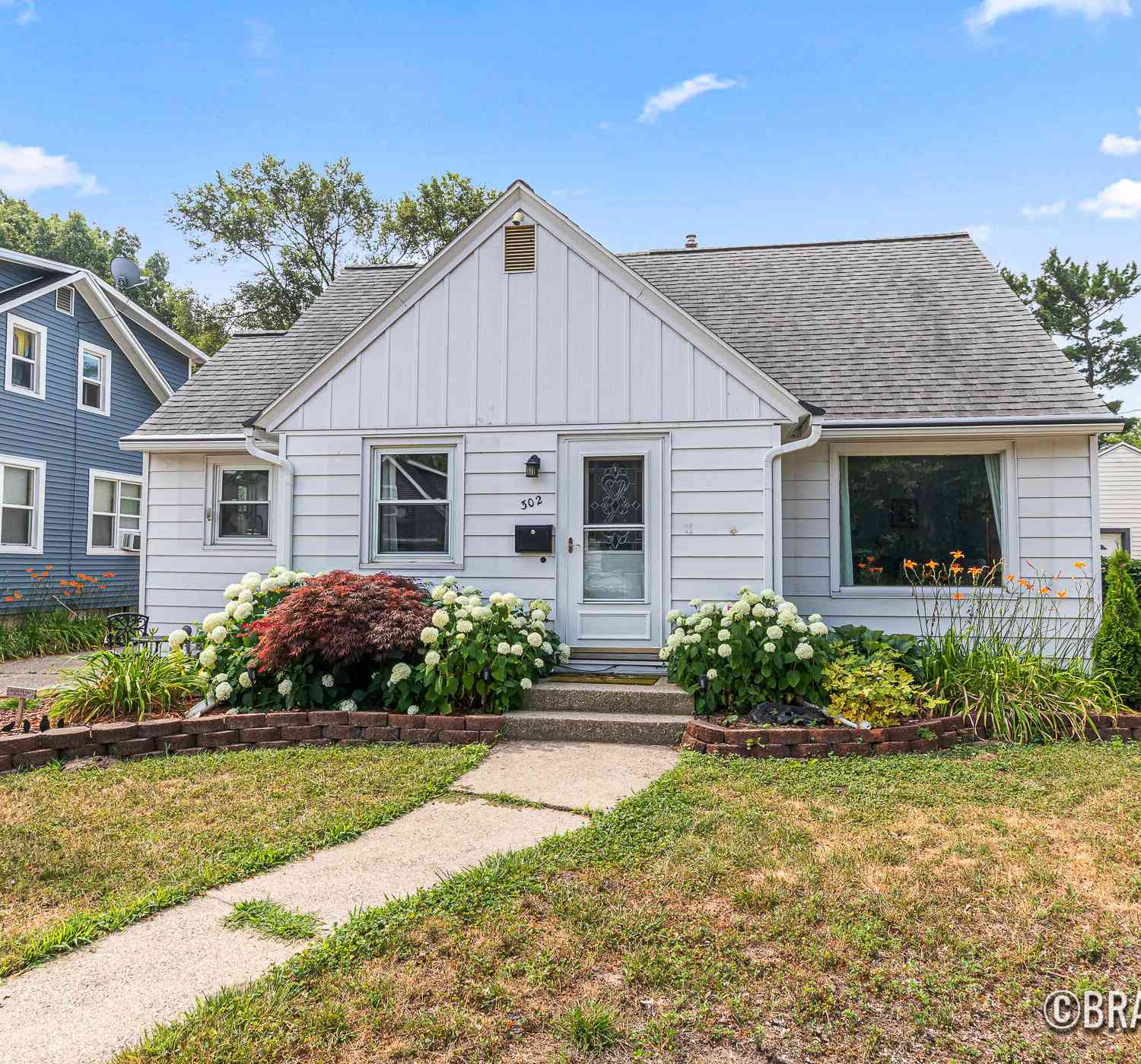 Homes For Sale - 302 W 22nd Street<br/> Holland, MI 49423
