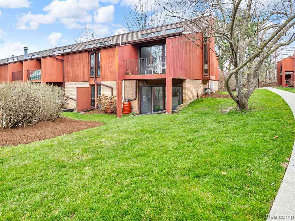 Condo For Rent - 2401 Packard #31D<br/> Ann Arbor, MI 48104