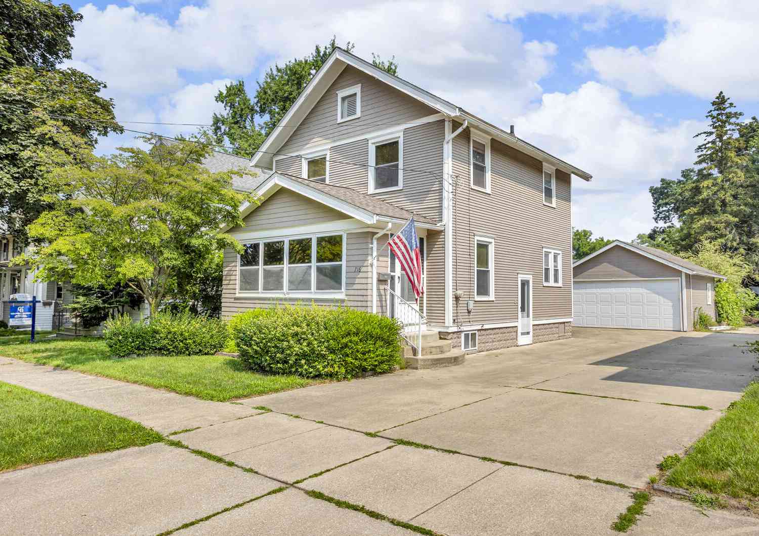 Homes For Sale - 716 Union Street<br/> Jackson, MI 49203