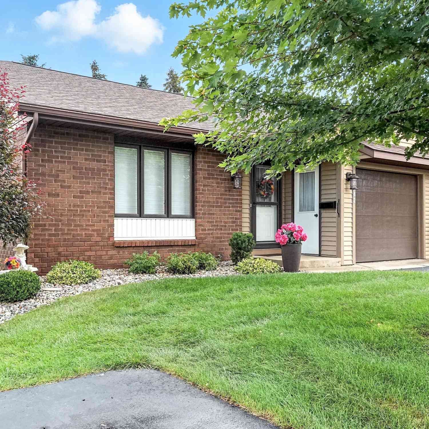 Condo For Sale - 5142 Ridgeview Drive<br/> Ottawa County, Hudsonville, MI 49426