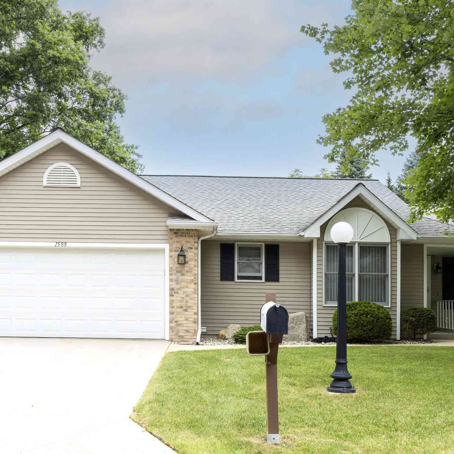 Condo For Sale - 1589 Lido Terrace<br/> Portage, MI 49002