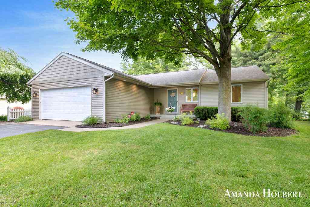 Homes For Sale - 4305 Wintercress Drive<br/> Rockford, MI 49341