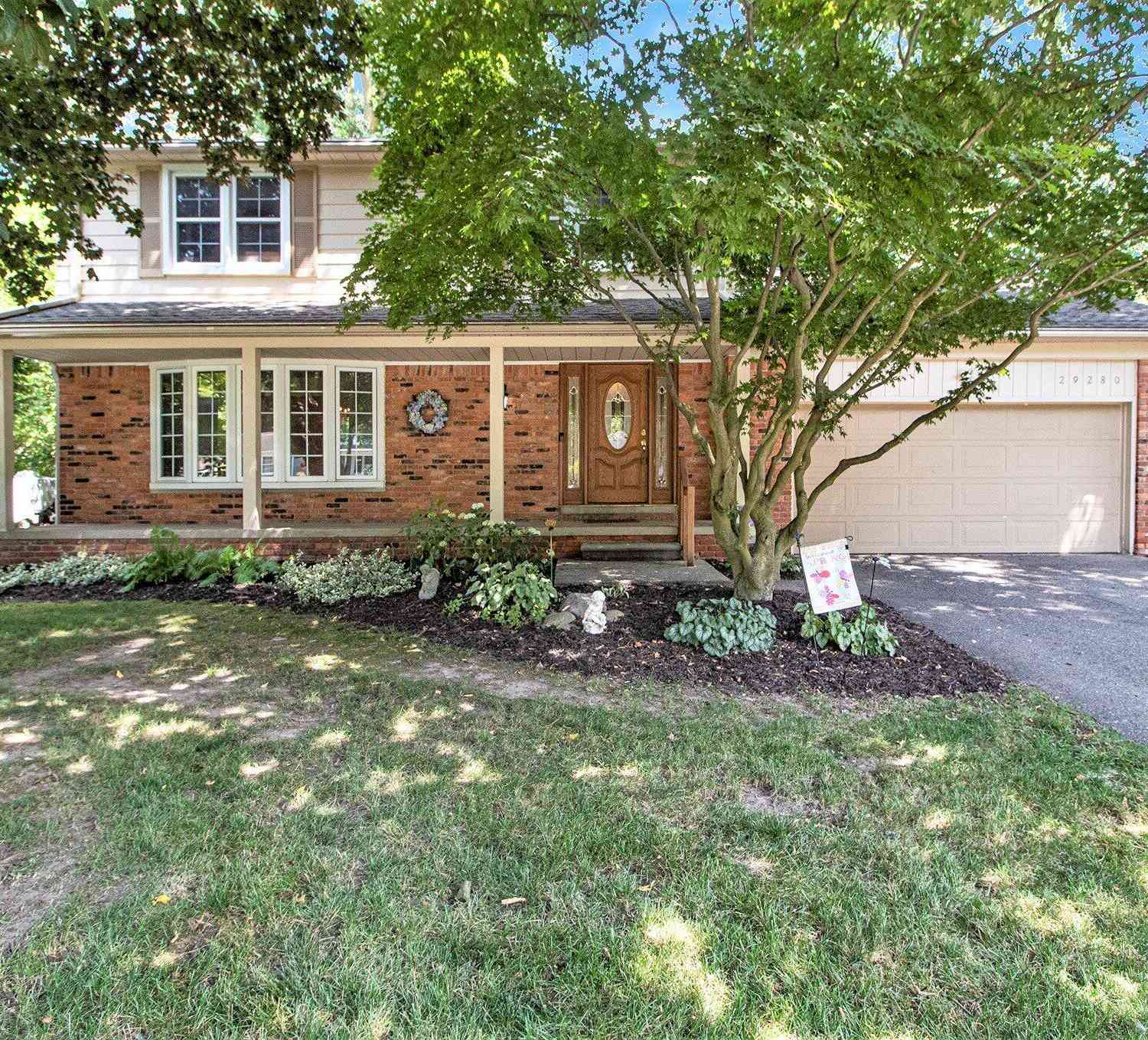 Homes For Sale - 29280 New Bradford Drive<br/> Oakland County, Farmington Hills, MI 48331