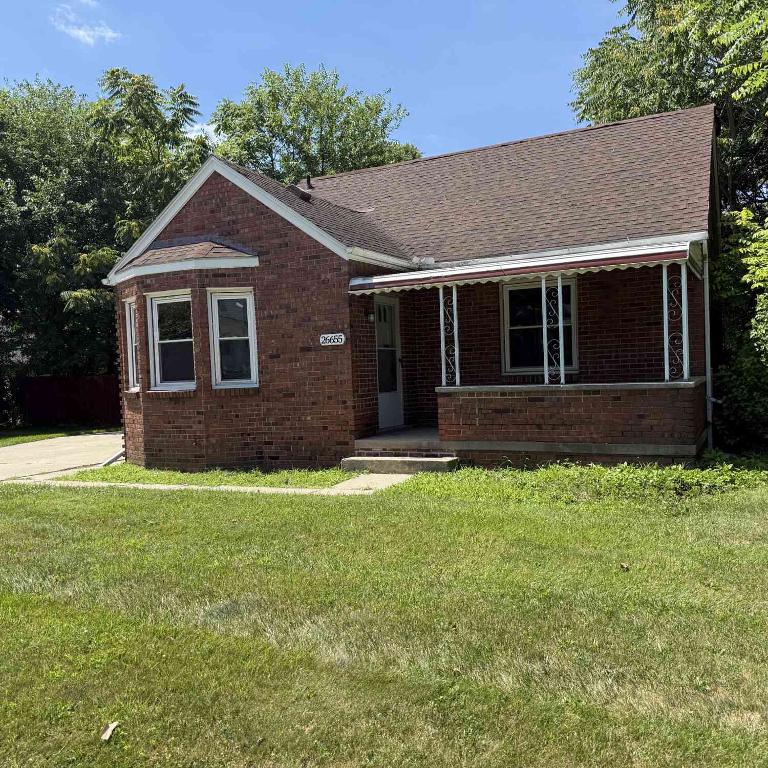 Homes For Sale - 26655 Rosewood Street<br/> Macomb County, Roseville, MI 48066