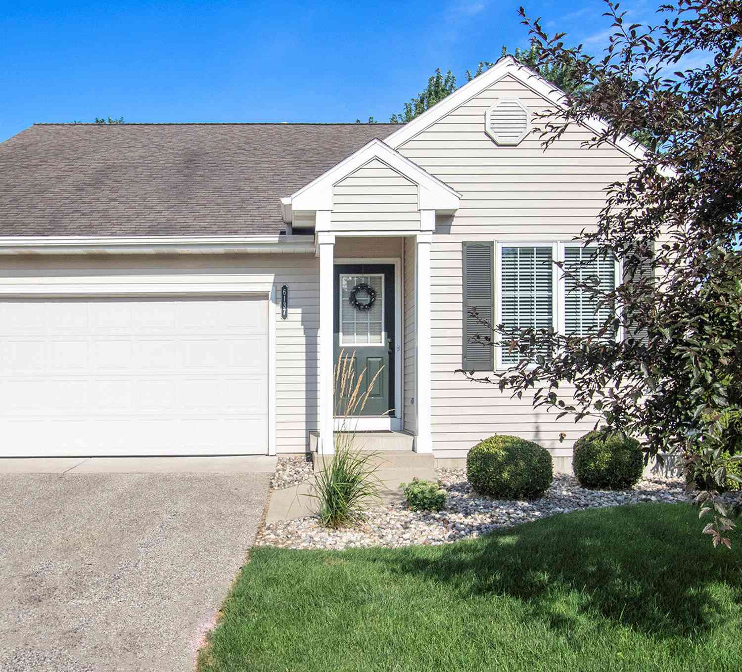 Condo For Sale - 6137 Gleneagle Highlands Drive<br/> Ottawa County, Hudsonville, MI 49426