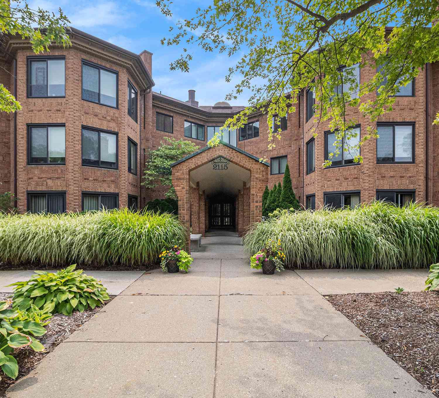 Condo For Sale - 2115 Nature Cove Court #206<br/> Ann Arbor, MI 48104