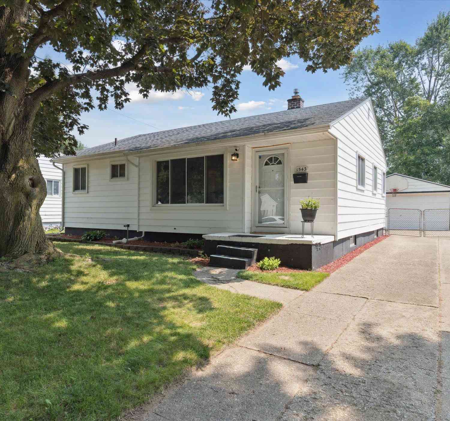 Homes For Sale - 1543 Levona Street<br/> Ypsilanti, MI 48198
