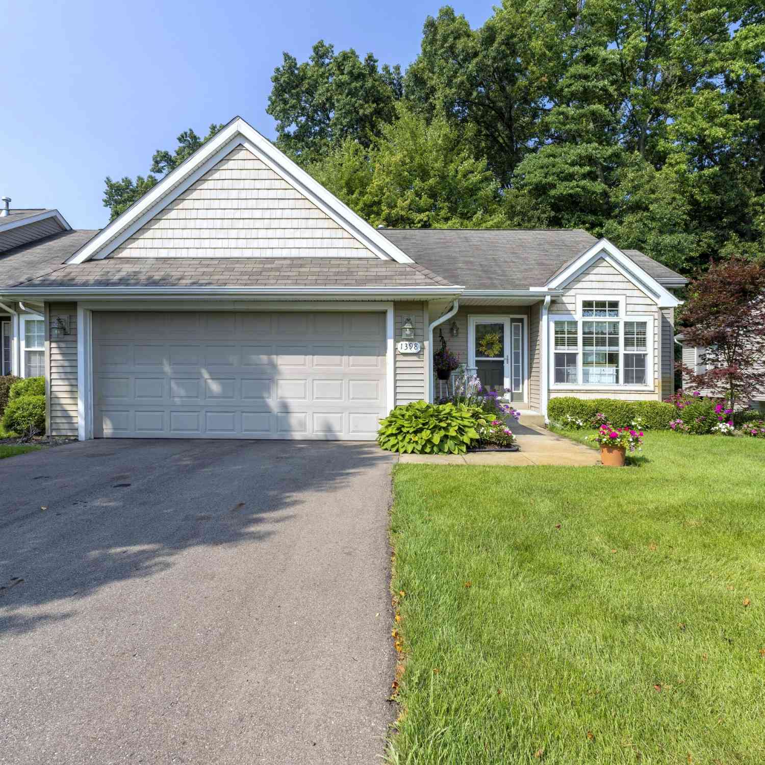 Condo For Sale - 1398 Tanager Lane<br/> Kalamazoo, MI 49009