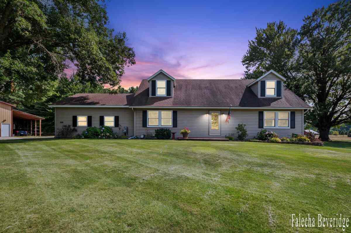 Homes For Sale - 20111 W Church Road<br/> Montcalm County, Howard City, MI 49329