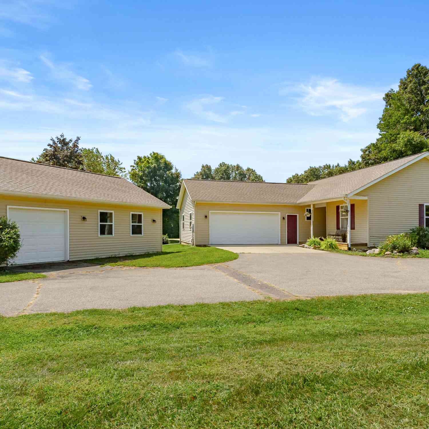 Homes For Sale - 7146 Oakland Drive<br/> Portage, MI 49024