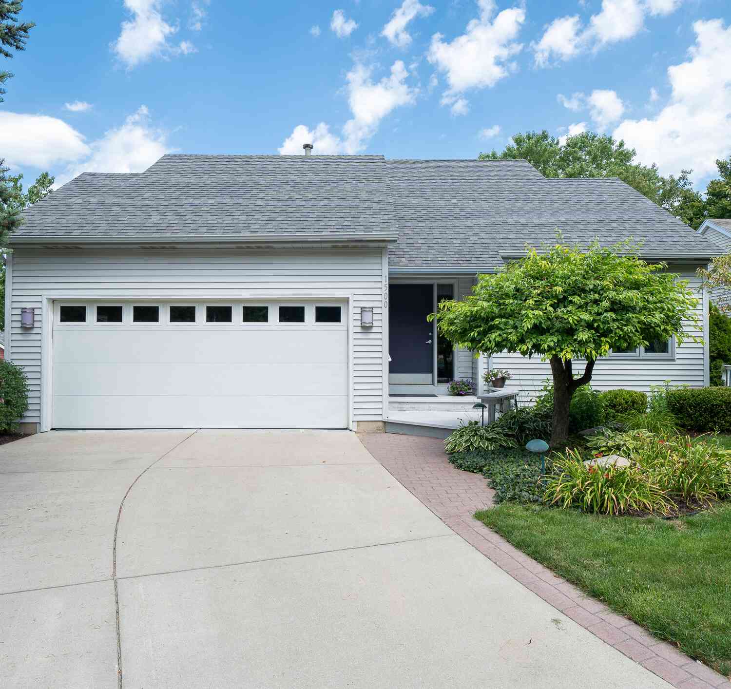 Homes For Sale - 1500 Lenox Road<br/> Grand Rapids, MI 49506