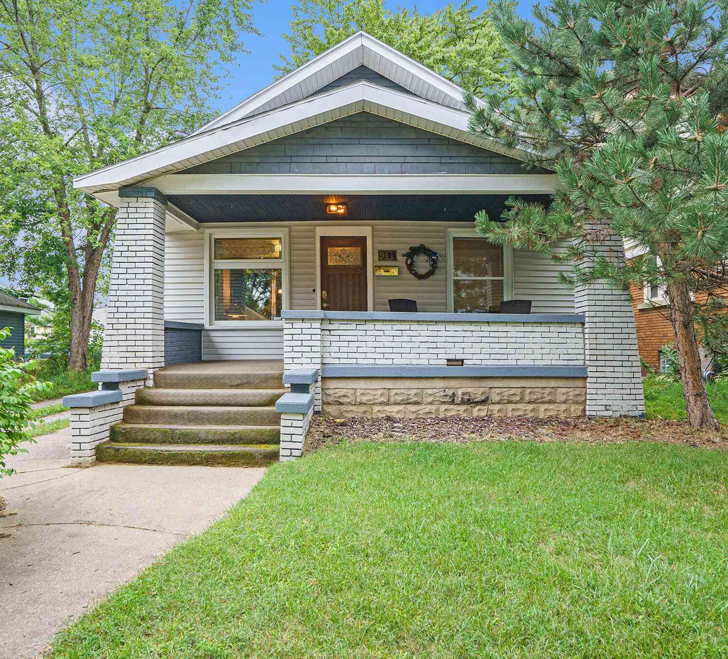 Homes For Sale - 941 Arianna Street<br/> Grand Rapids, MI 49504