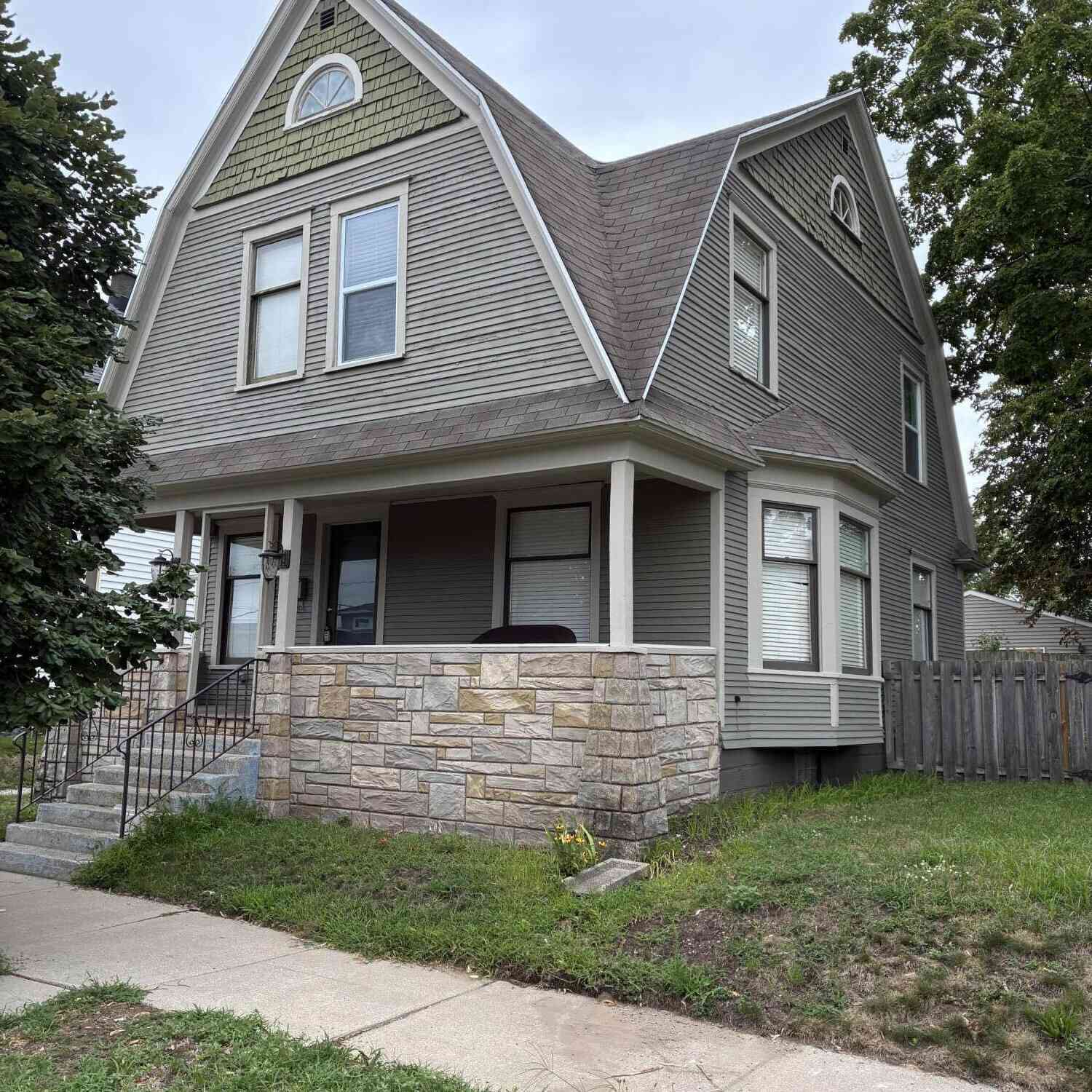 Homes For Sale - 614 Sheldon Avenue<br/> Grand Rapids, MI 49503