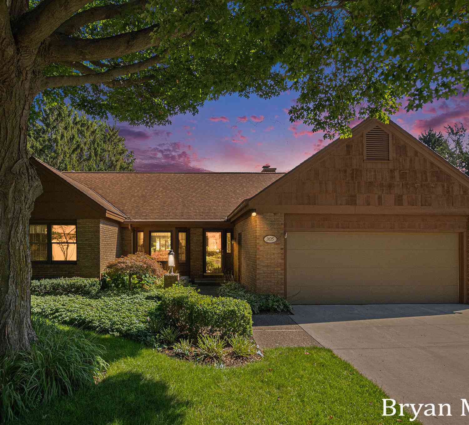 Condo For Sale - 305 Foxcroft Circle<br/> Holland, MI 49423