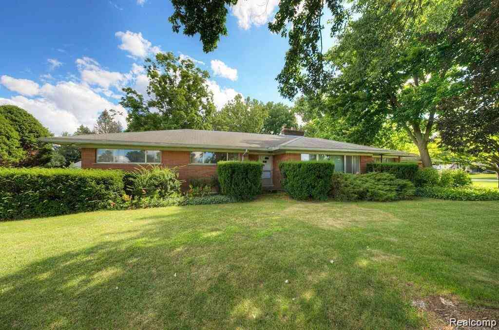 Homes For Rent - 48707 8 Mile<br/> Northville, MI 48167