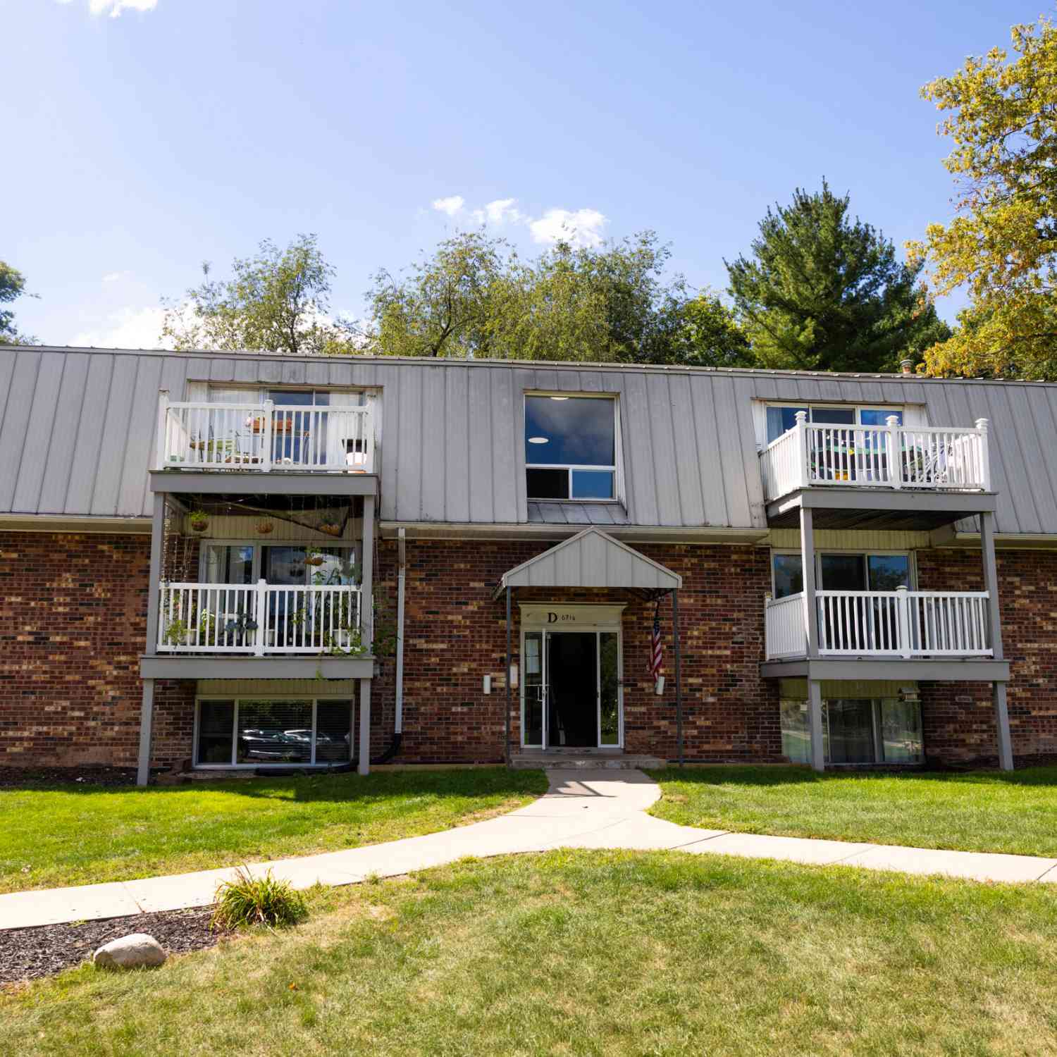 Condo For Sale - 6716 Cascade Road #43<br/> Grand Rapids, MI 49546
