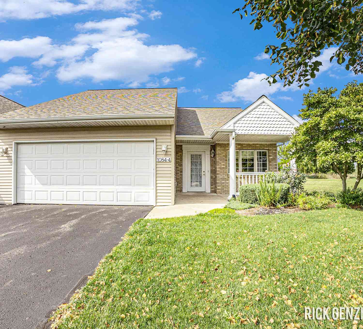 Condo For Sale - 1084 Fountain View Circle #4<br/> Holland, MI 49423