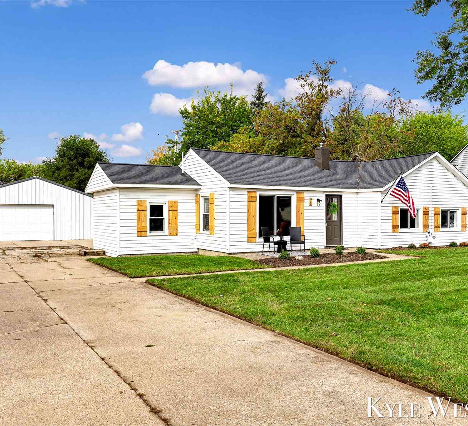 Homes For Sale - 71 71st Street<br/> Grand Rapids, MI 49548