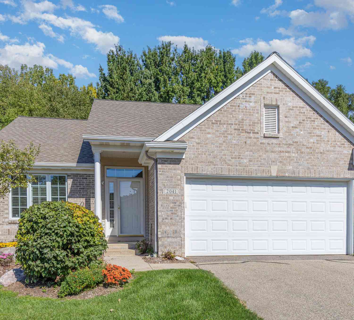 Condo For Sale - 2041 Krislin Street<br/> Grand Rapids, MI 49505